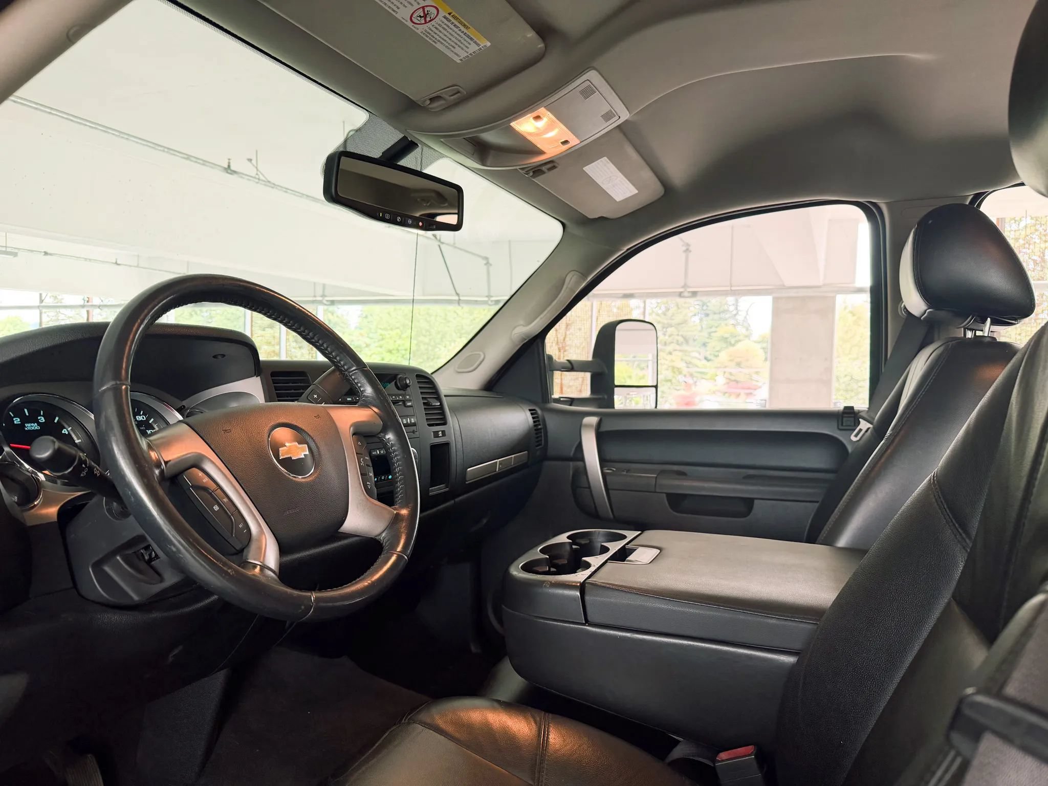 Used 2011 Chevrolet Silverado 2500 LT w/ Interior Plus Package AWD/4WD image 17