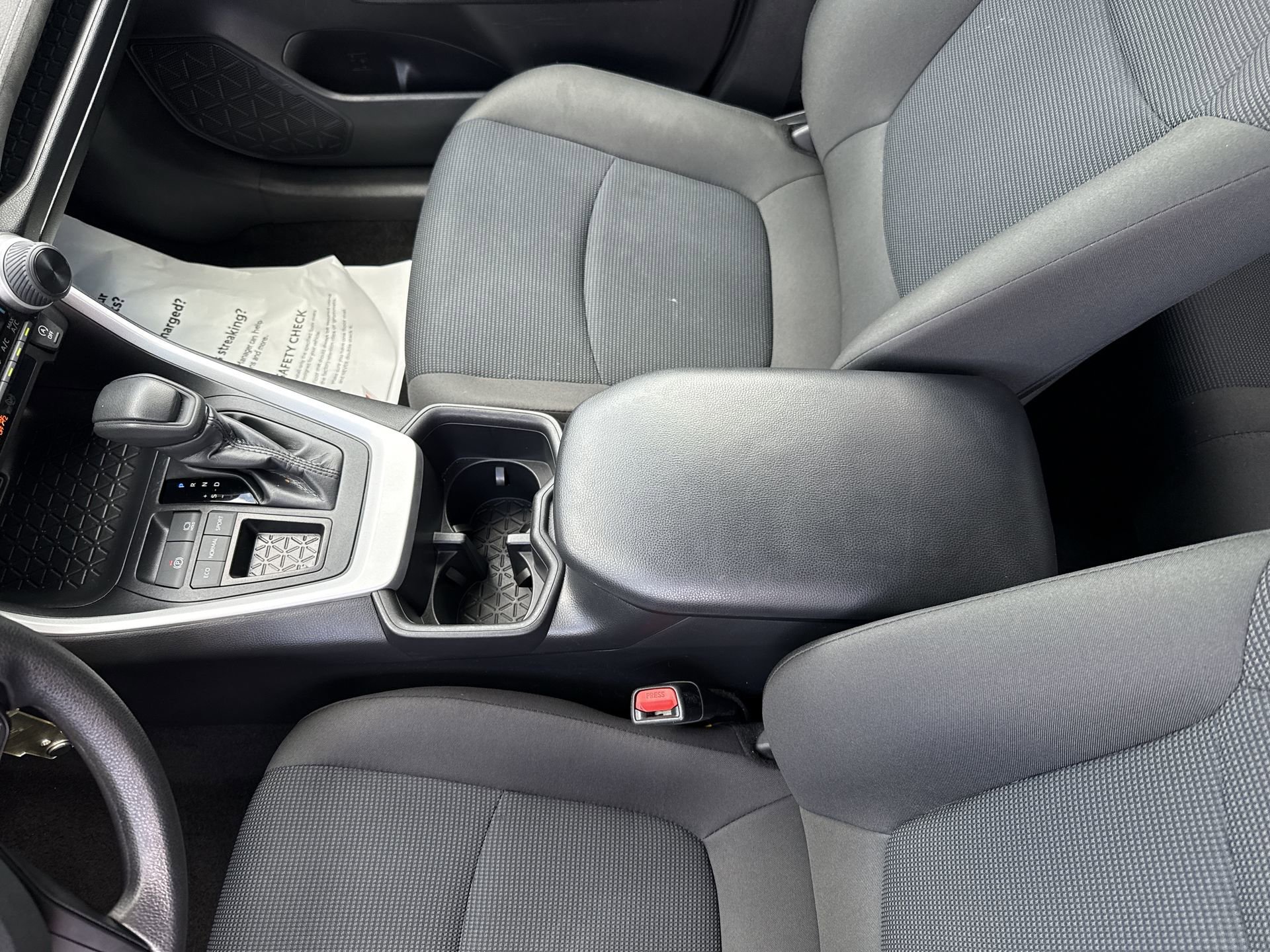 Certified 2025 Toyota RAV4 LE FWD image 22