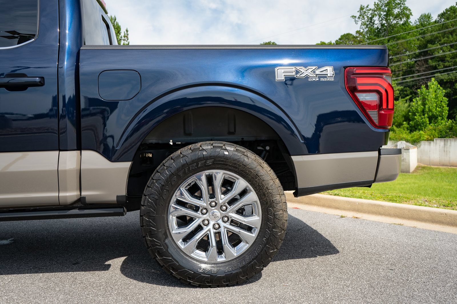 Used 2025 Ford F150 King Ranch w/ FX4 Off-Road Package AWD/4WD image 15