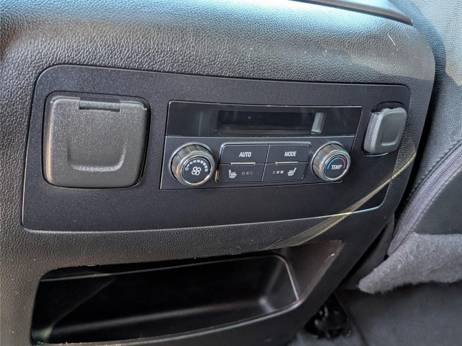 Used 2020 Chevrolet Tahoe LT w/ RST Edition AWD/4WD image 19