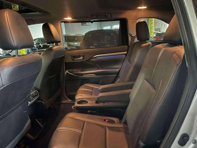 Used 2019 Toyota Highlander SE AWD/4WD image 12