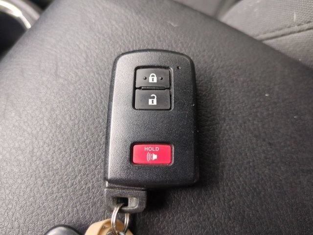 Used 2018 Toyota Tacoma TRD Off-Road AWD/4WD image 35
