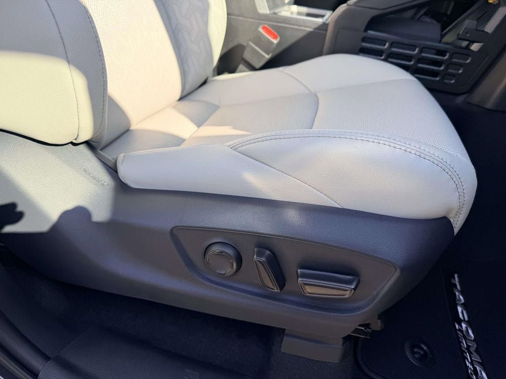 New 2026 Toyota Tacoma Limited AWD/4WD image 11