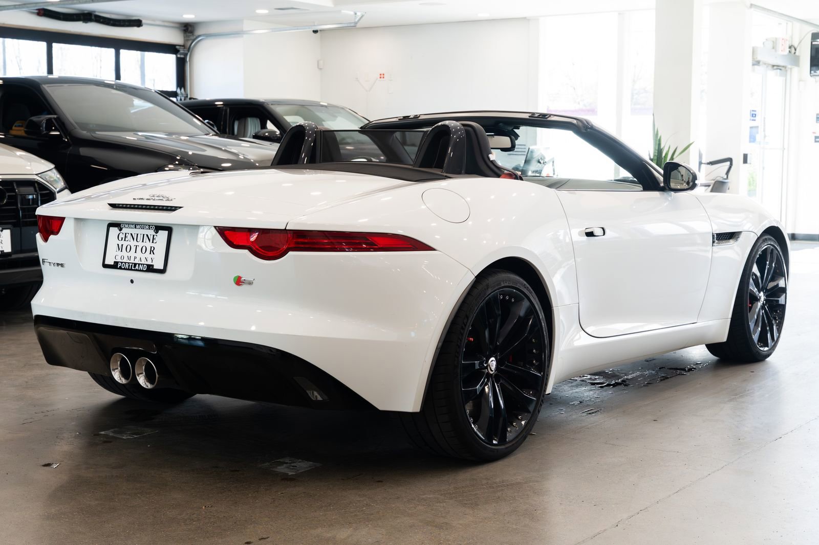 Used 2014 Jaguar F-TYPE S image 4
