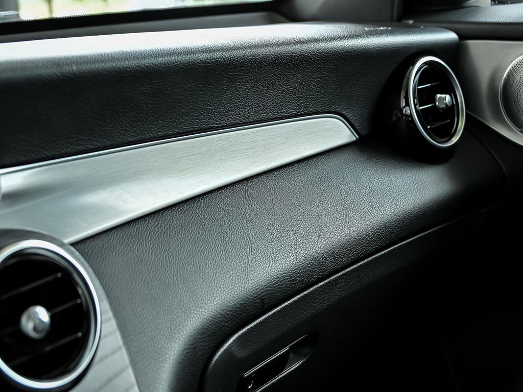 Used 2019 Mercedes-Benz GLC 300 4MATIC image 22