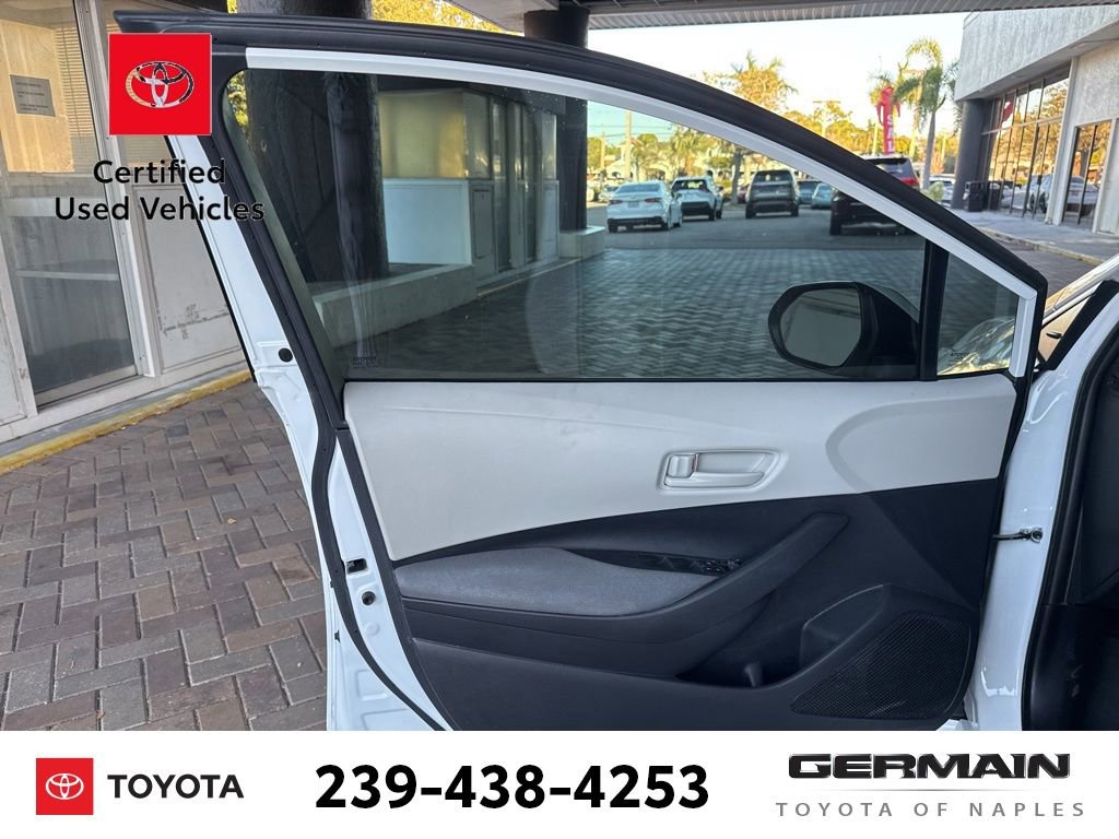 Used 2025 Toyota Corolla LE image 13