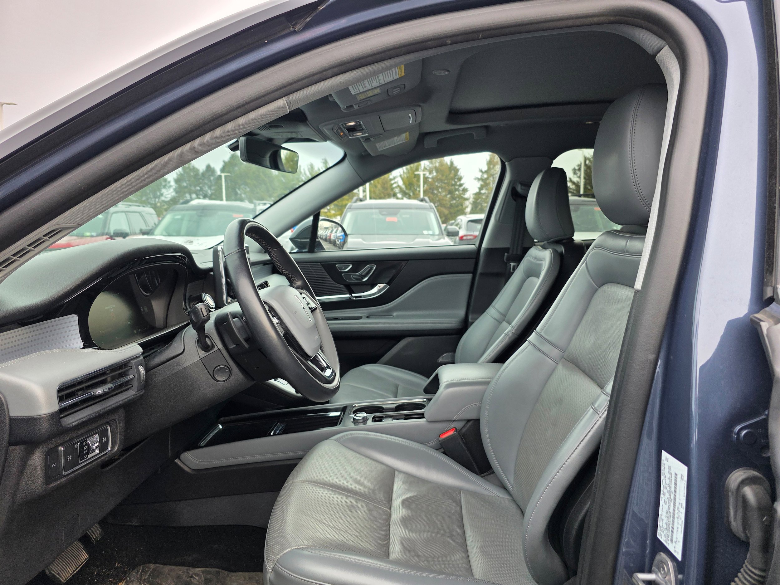 Used 2022 Lincoln Corsair Reserve w/ Equipment Group 201A image 18