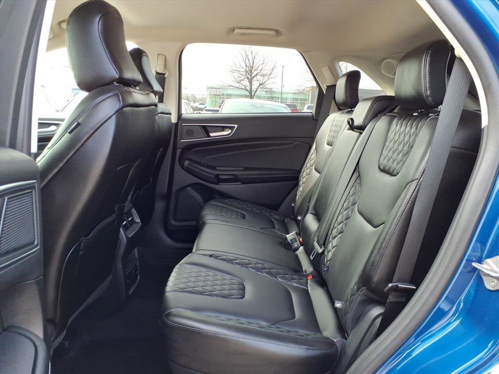 Used 2024 Ford Edge Titanium image 8