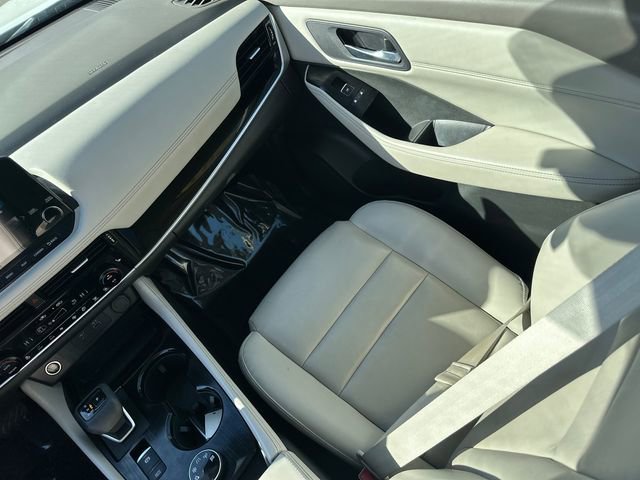 Used 2023 Nissan Rogue SL w/ SL Premium Package image 20