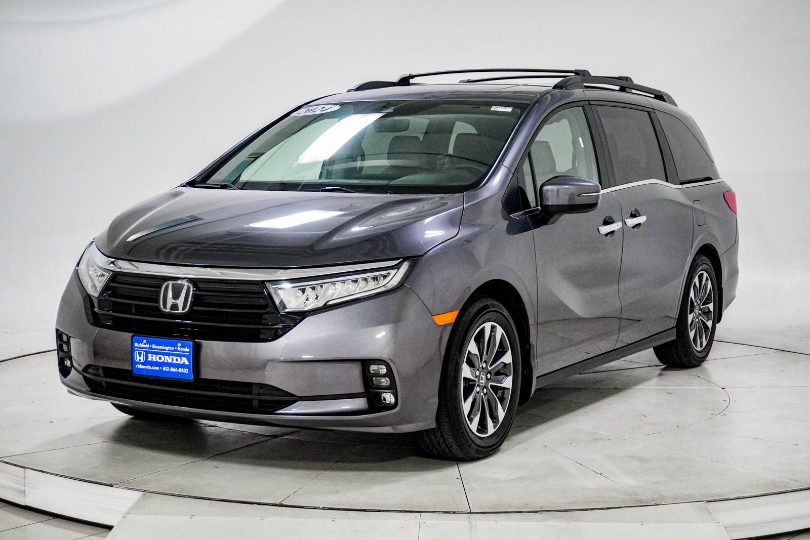 Used 2024 Honda Odyssey EX-L image 3