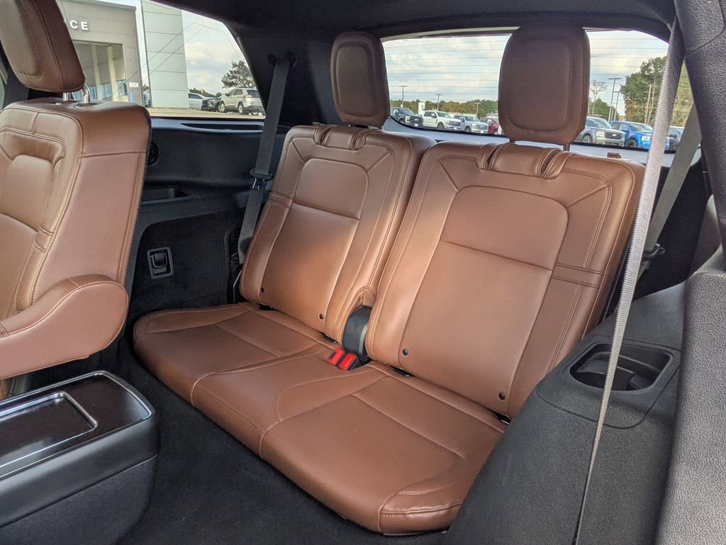 Used 2023 Lincoln Aviator Reserve w/ Equipment Group 201A image 14