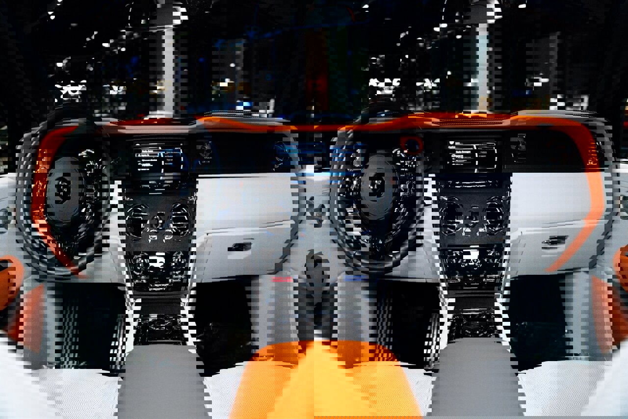 Used 2023 Rolls-Royce Cullinan w/ Cullinan Package image 19