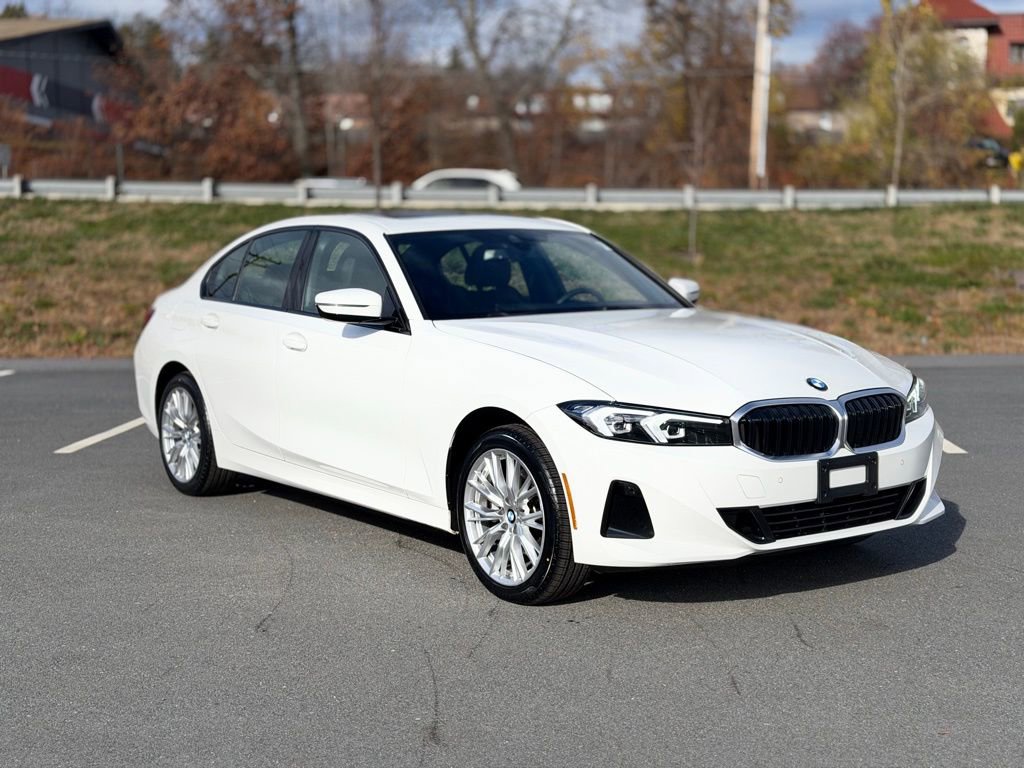 Certified 2023 BMW 330i xDrive Sedan w/ Driving Assistance Package image 9