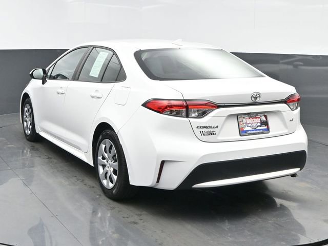 Used 2022 Toyota Corolla LE image 4