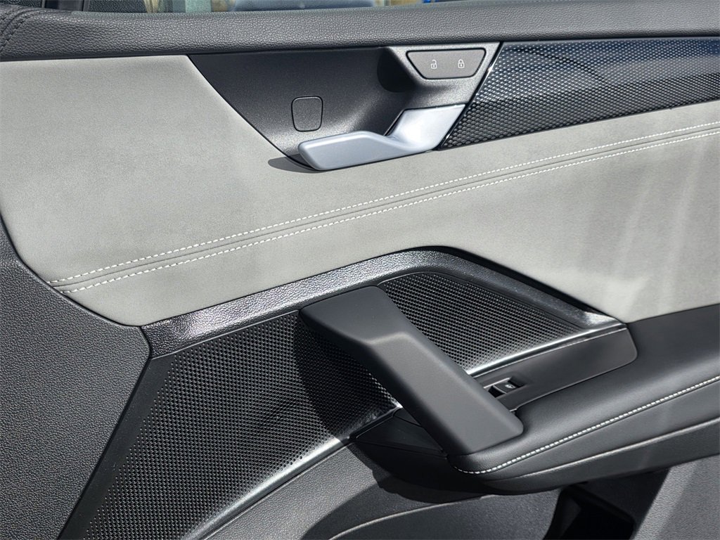 New 2026 Volkswagen Tiguan SE R-Line image 21