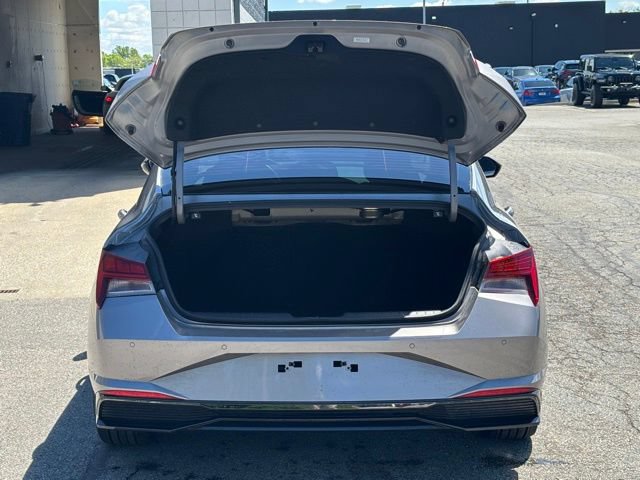 Used 2023 Hyundai Elantra Limited FWD image 32