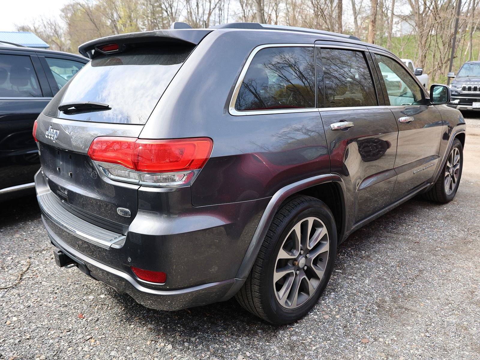 Used 2017 Jeep Grand Cherokee Overland AWD/4WD image 5