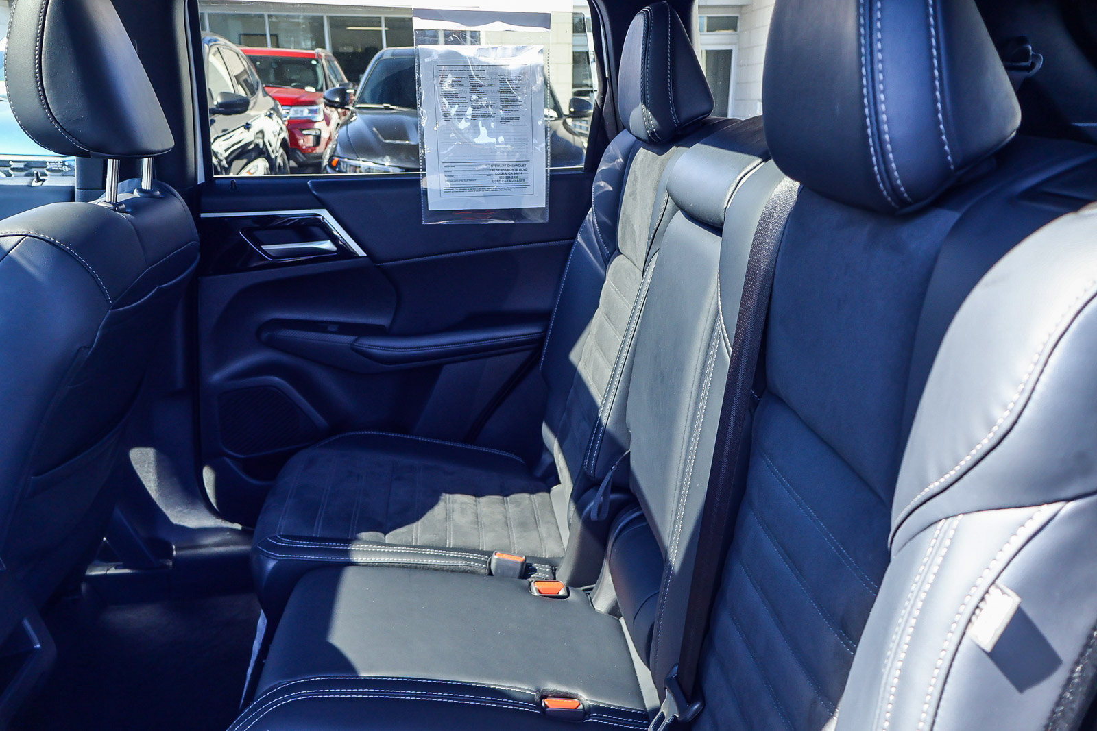 Used 2024 Mitsubishi Outlander SE image 16