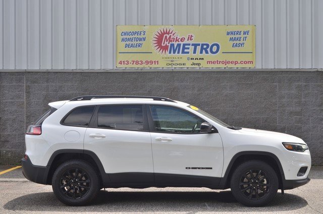 Used 2023 Jeep Cherokee Altitude Lux