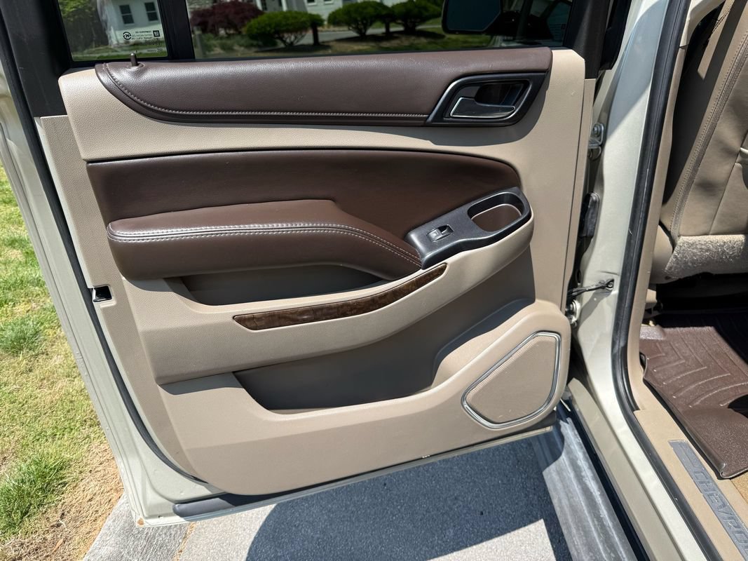 Used 2016 Chevrolet Suburban LT AWD/4WD image 28