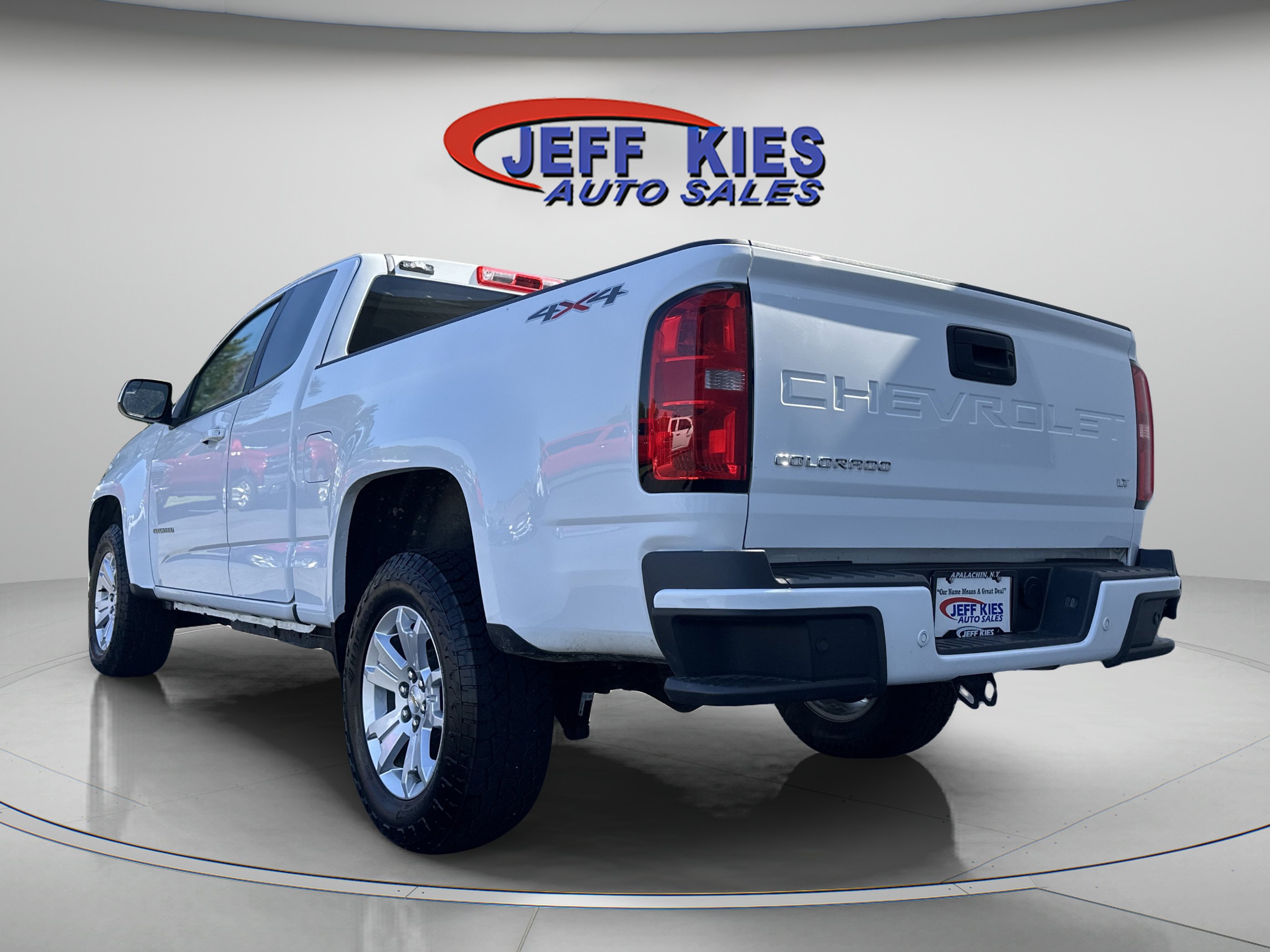 Used 2022 Chevrolet Colorado LT w/ Fleet Safety Package AWD/4WD image 5