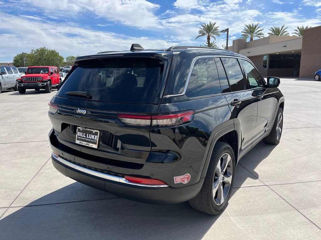Used 2023 Jeep Grand Cherokee 4WD 4xe w/ Luxury Tech Group II image 10