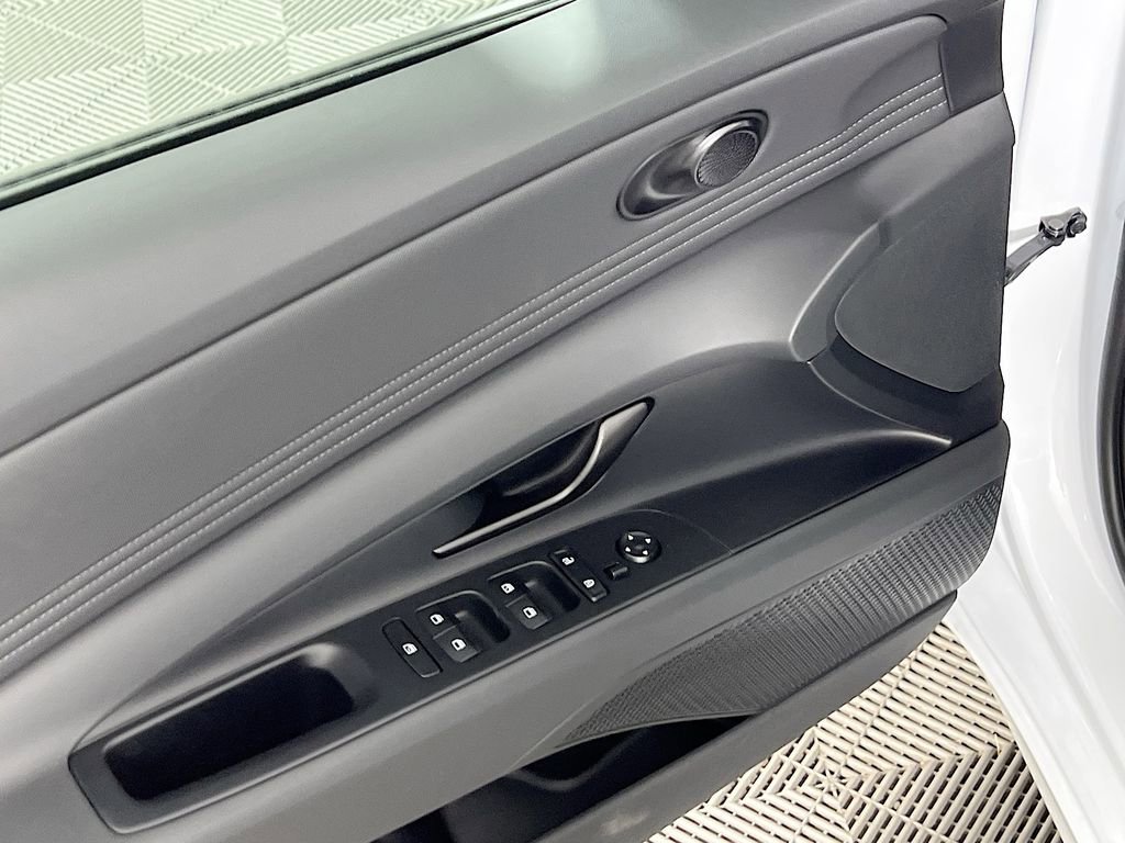 New 2025 Hyundai Elantra SEL w/ Cargo Package image 16