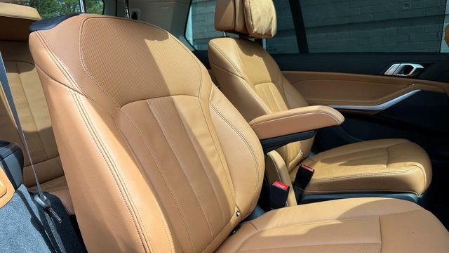 Used 2022 BMW X7 xDrive40i w/ M Sport Package image 33