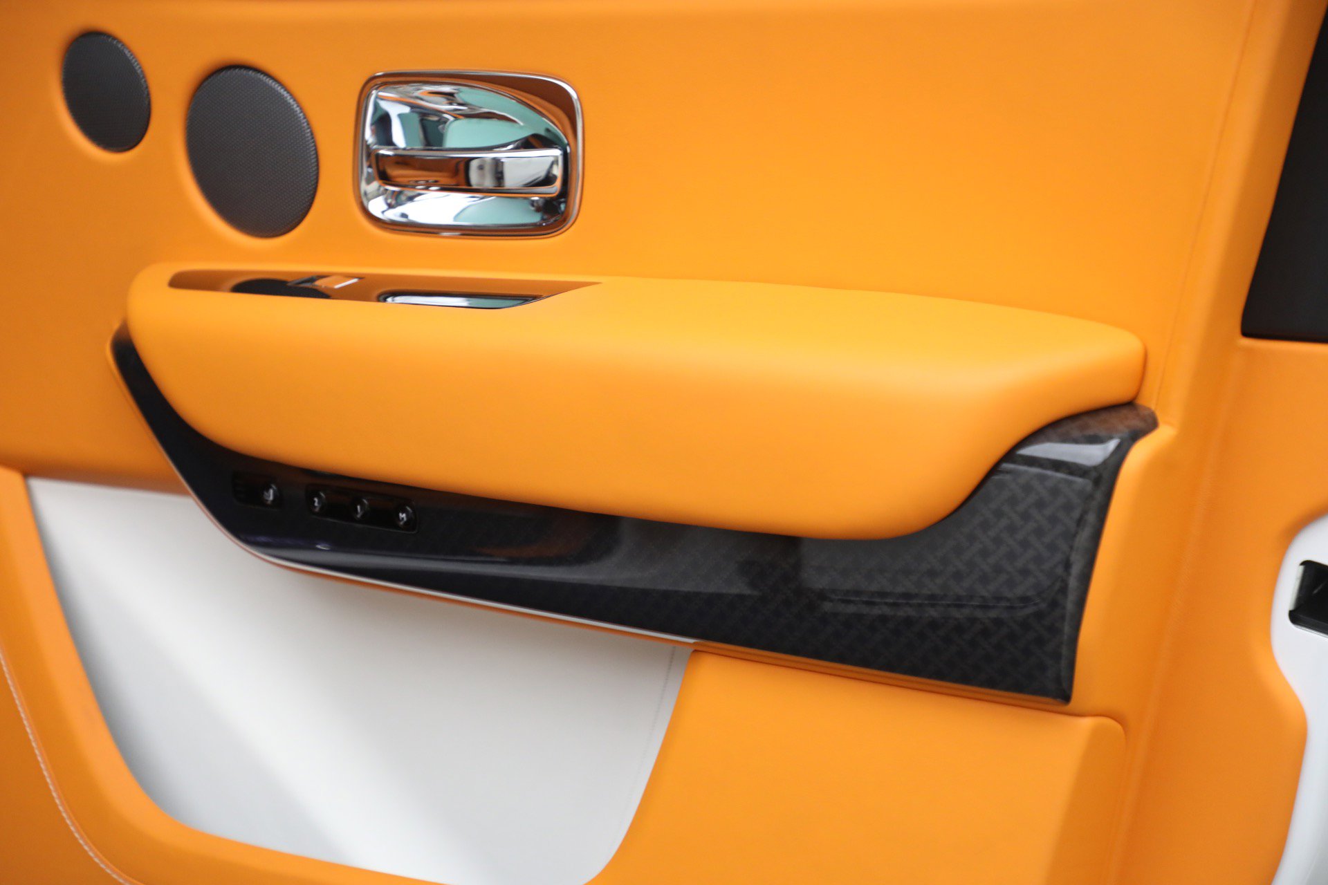 Certified 2022 Rolls-Royce Cullinan Black Badge image 33