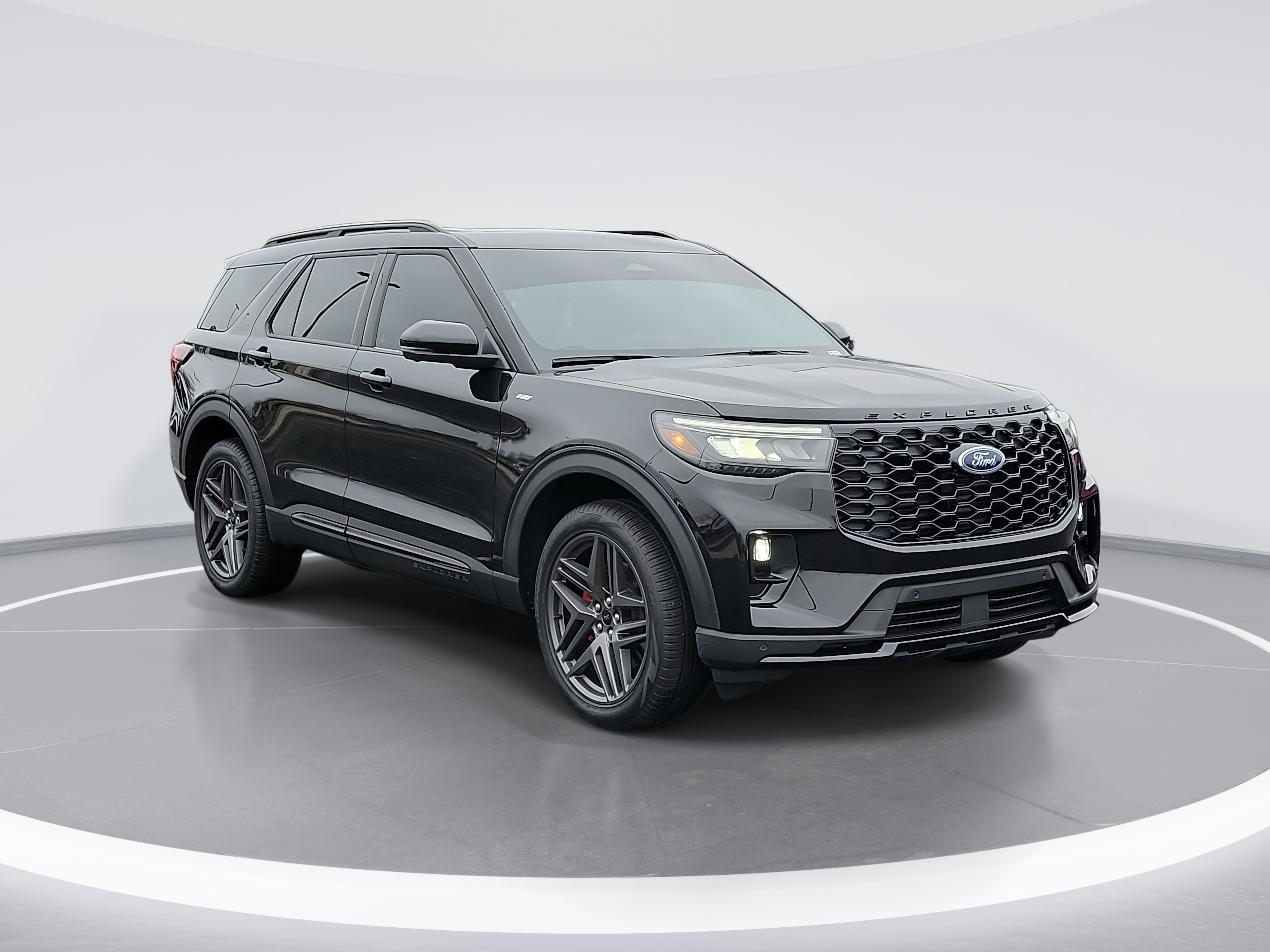 Certified 2025 Ford Explorer ST-Line w/ Premium Package image 2
