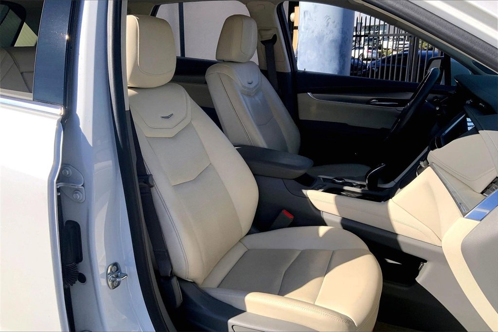 Certified 2023 Cadillac XT5 Premium Luxury w/ Technology Package image 9