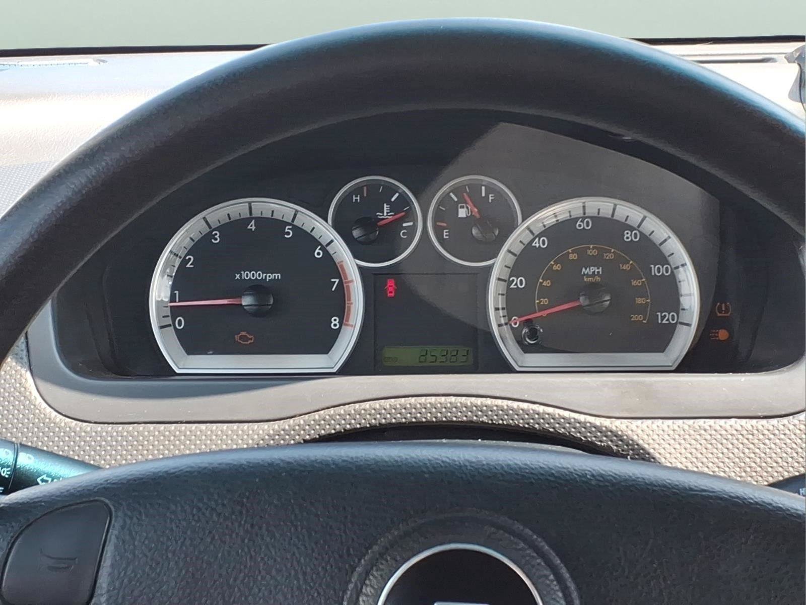 Used 2011 Chevrolet Aveo LT FWD image 9