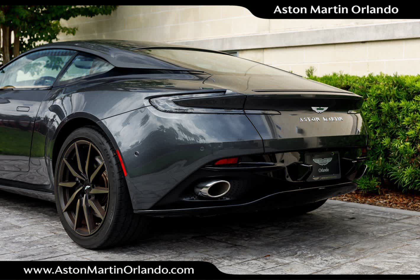 Used 2022 Aston Martin DB11 Coupe RWD image 31