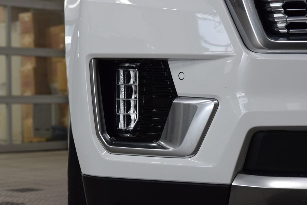 Used 2024 GMC Yukon XL Denali AWD/4WD image 14