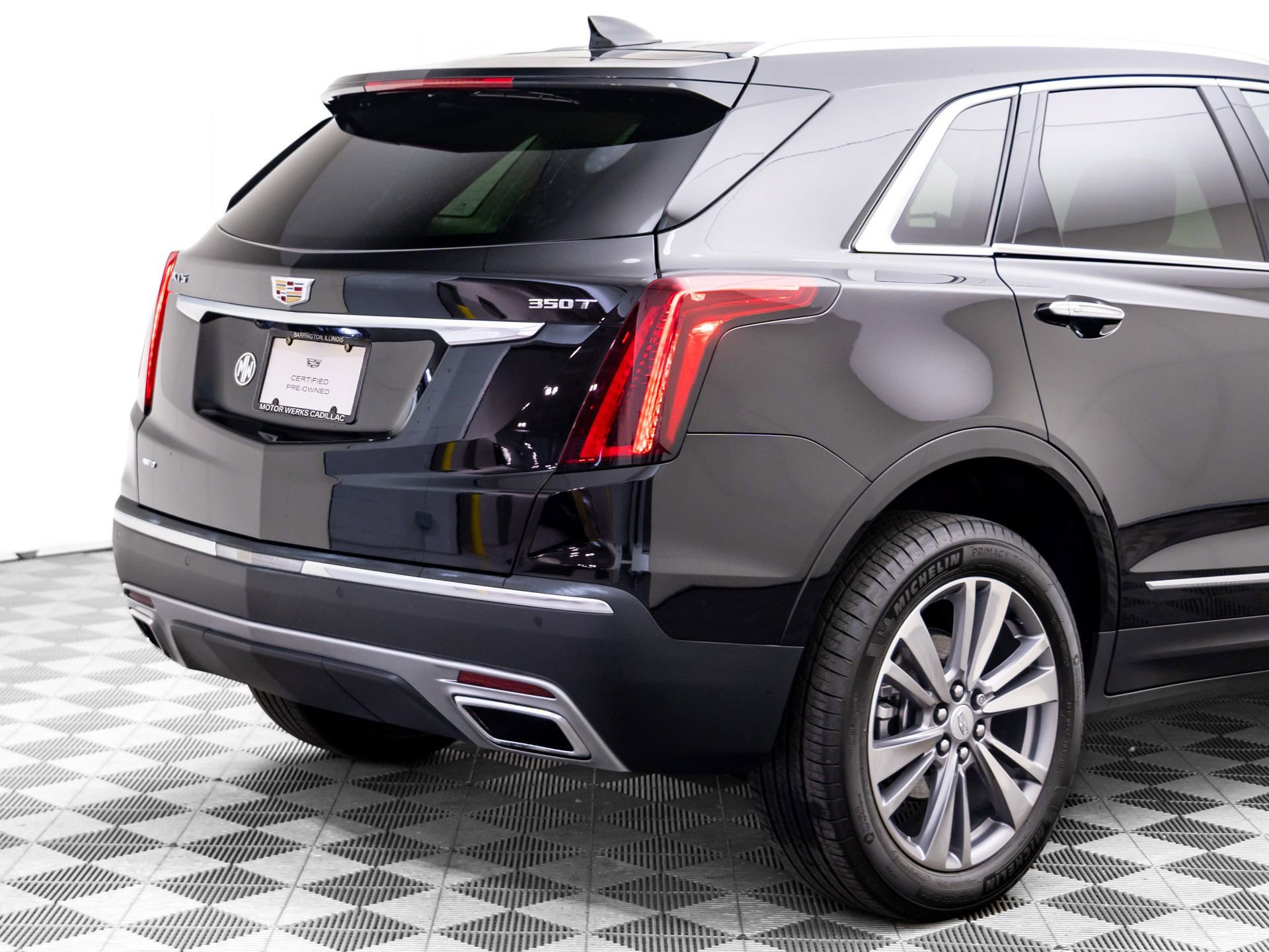 Certified 2025 Cadillac XT5 Premium Luxury w/ LPO, Floor Liner Package image 39