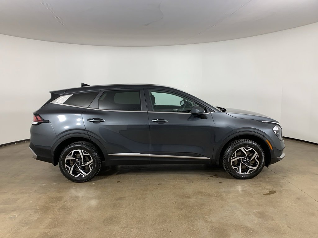 Used 2023 Kia Sportage LX image 7