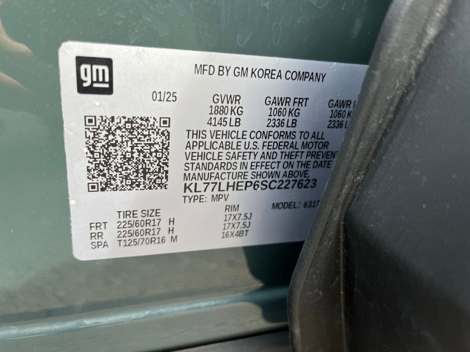Used 2025 Chevrolet Trax LT FWD image 28