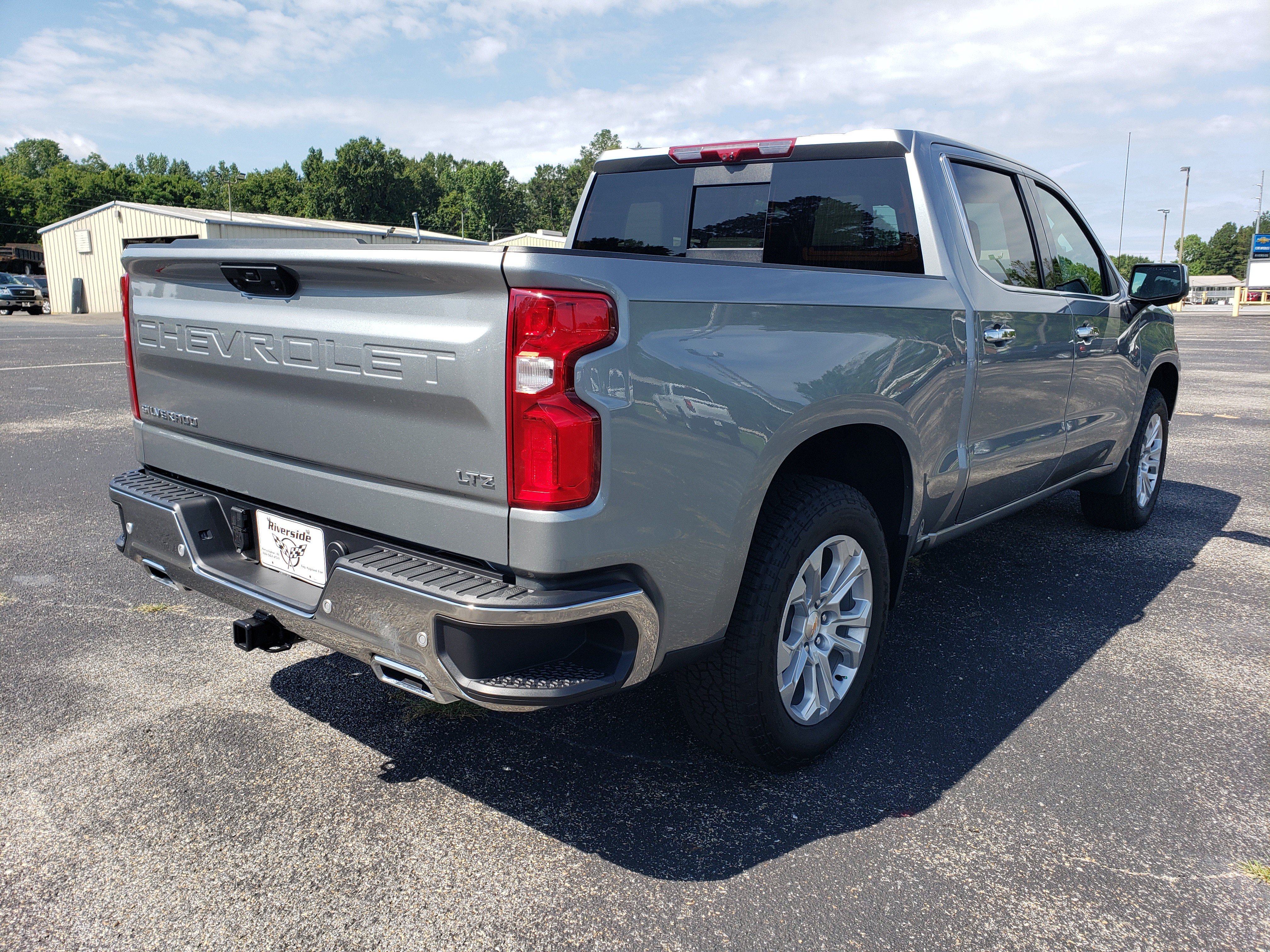 New 2026 Chevrolet Silverado 1500 LTZ w/ LTZ Premium Package AWD/4WD image 3