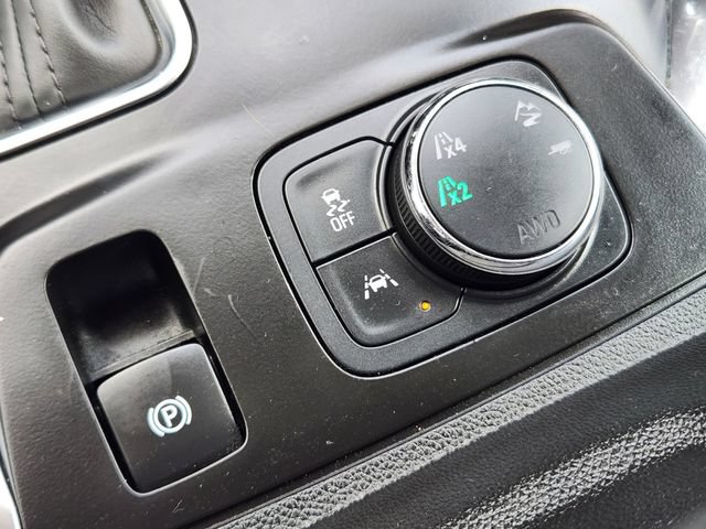 Used 2021 Chevrolet Traverse High Country w/ LPO, Floor Liner Package AWD/4WD image 22