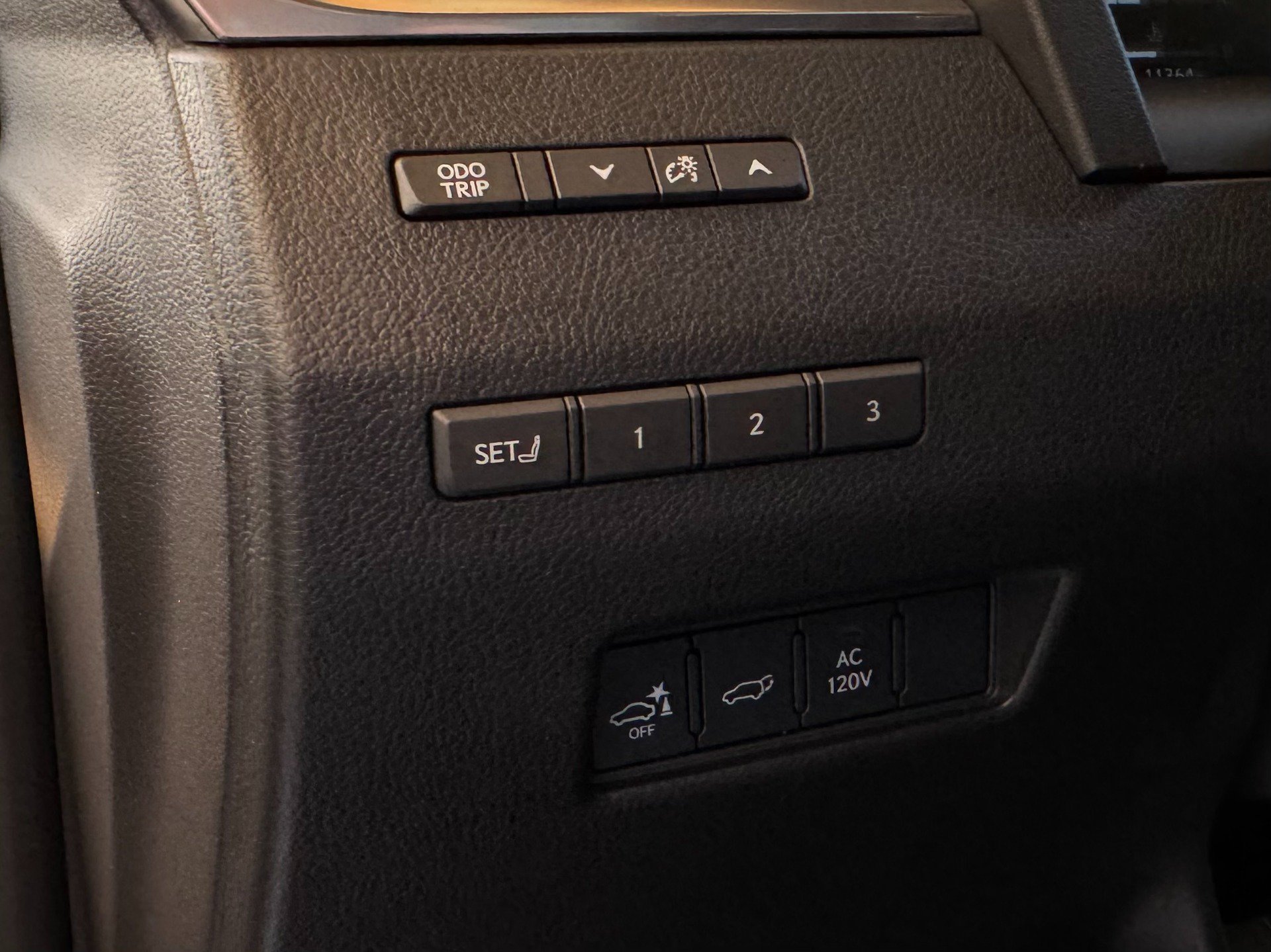 Used 2025 Lexus GX 550 w/ Cold Area Package AWD/4WD image 17