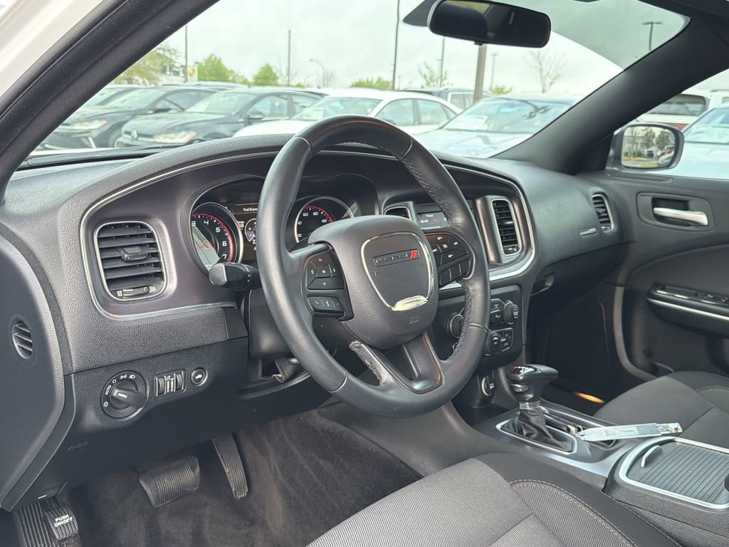 Used 2018 Dodge Charger SXT image 10