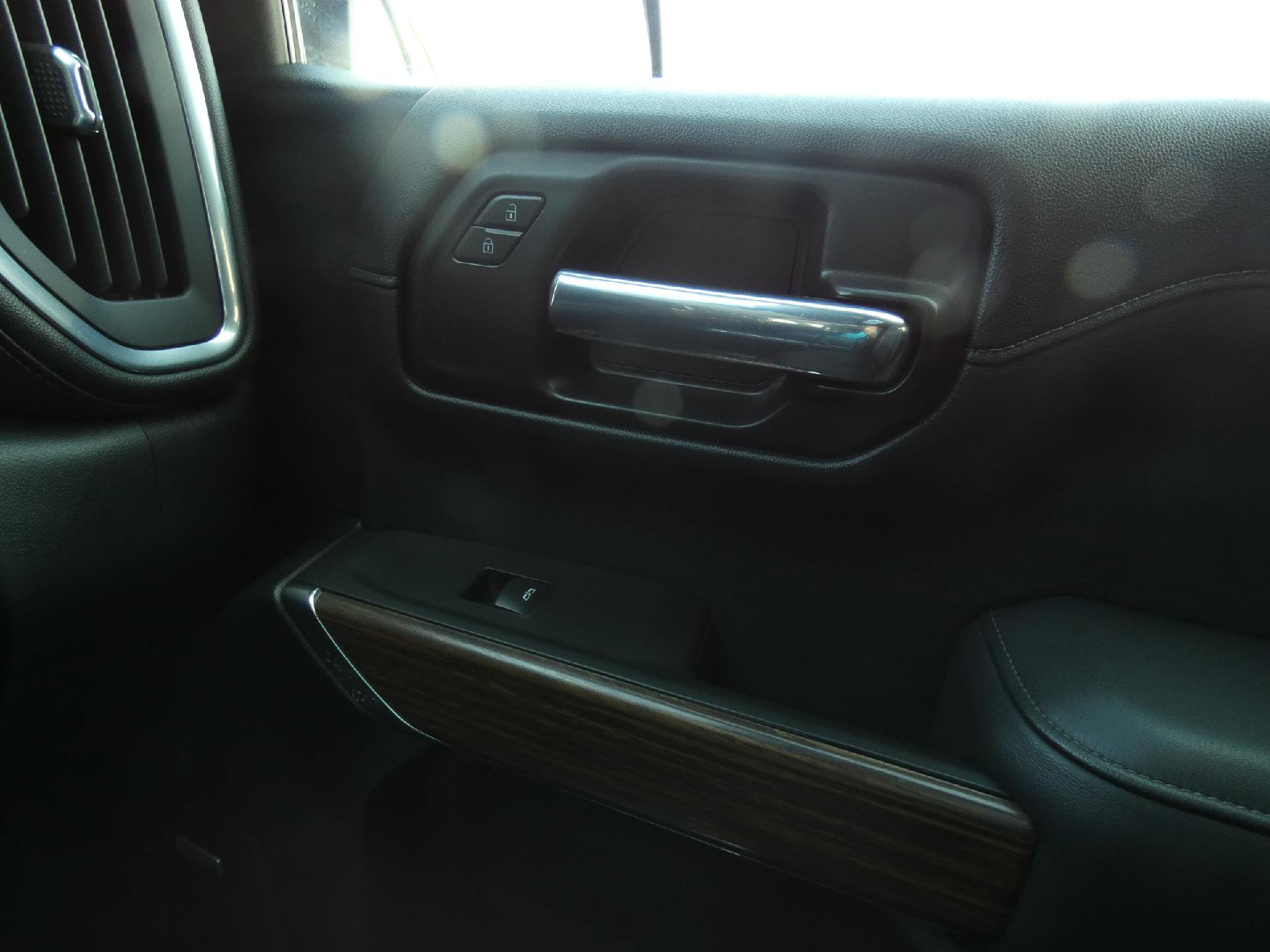 Used 2021 Chevrolet Silverado 1500 High Country w/ Technology Package AWD/4WD image 24