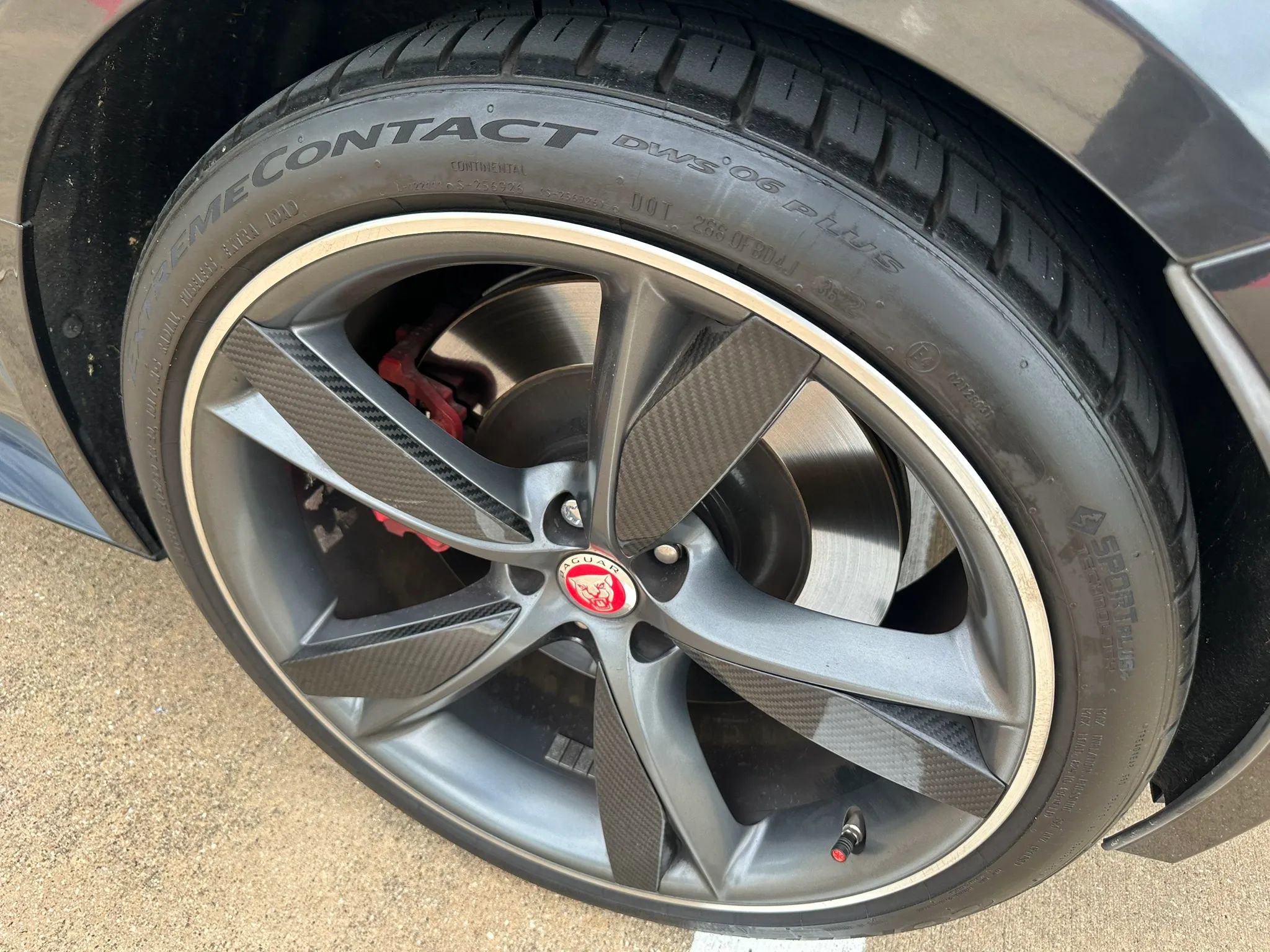 Used 2015 Jaguar F-TYPE R RWD image 12