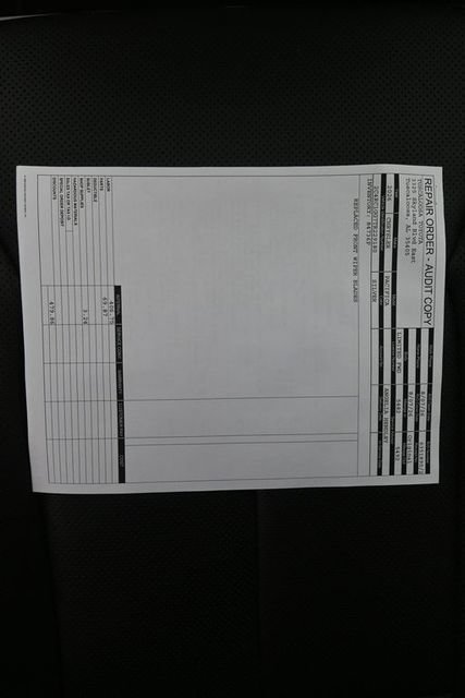 Used 2026 Chrysler Pacifica Limited FWD image 4