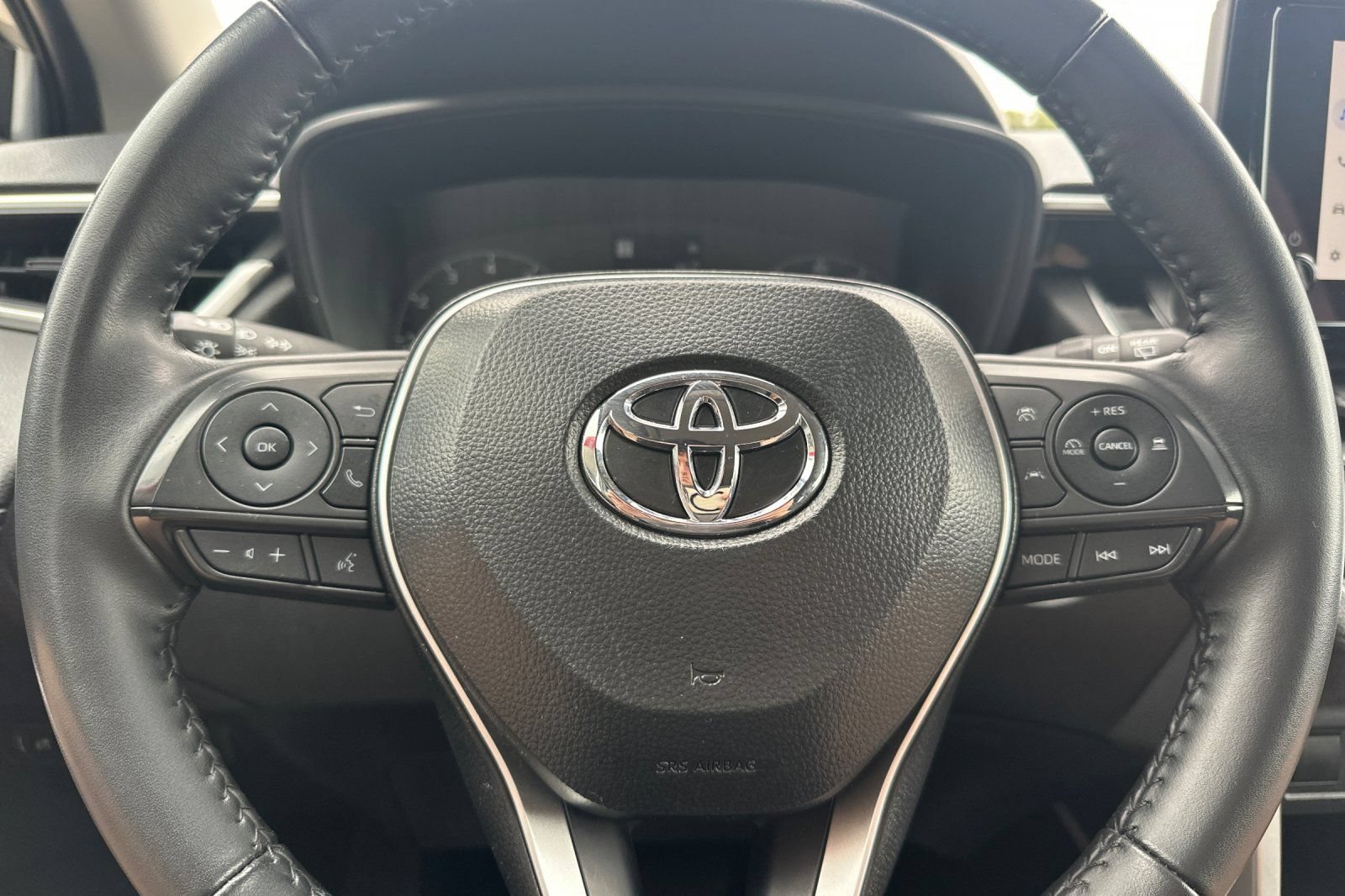 Certified 2025 Toyota Corolla Cross LE FWD image 26