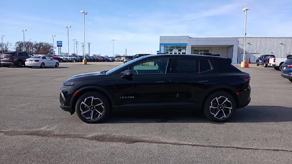 New 2026 Chevrolet Equinox EV LT image 5