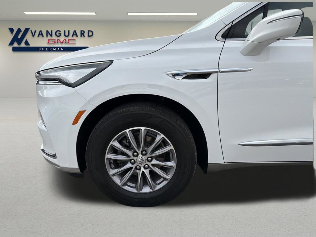 Used 2024 Buick Enclave Premium image 12