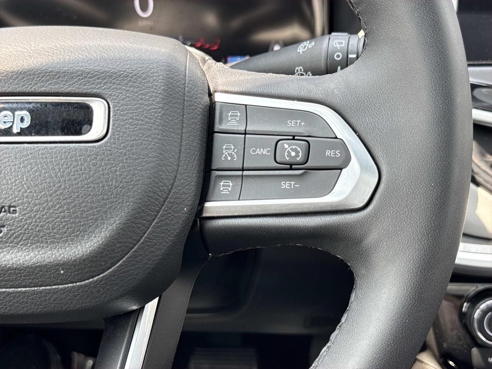 Used 2025 Jeep Compass Limited w/ Elite Group AWD/4WD image 14