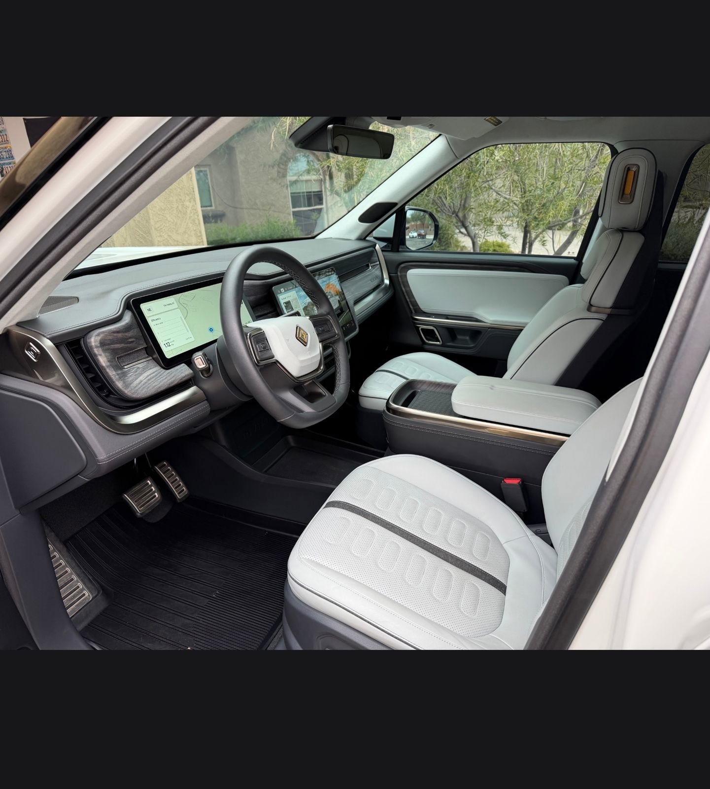 Used 2022 Rivian R1T Adventure AWD/4WD image 11