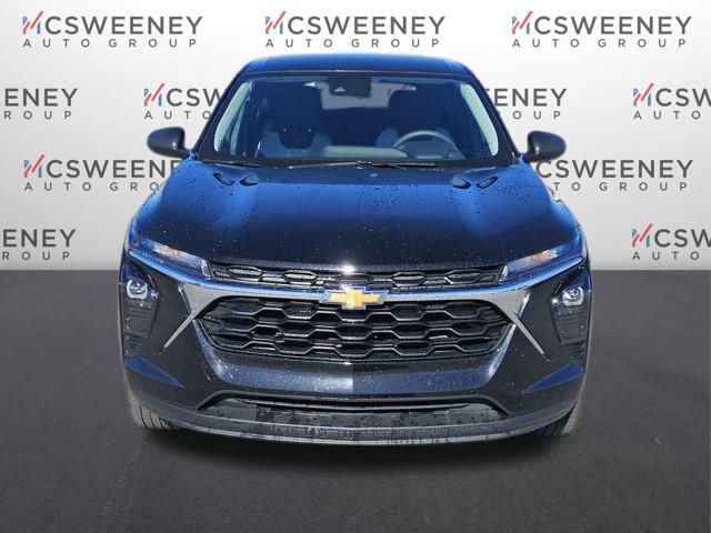 Used 2025 Chevrolet Trax LS image 8